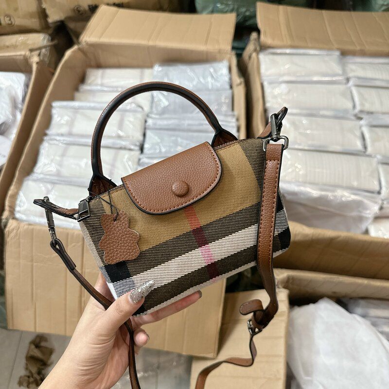 Túi Burberry Olympia Shoulder Chữ Nhật Túi Burberry Olympia Shoulder Chữ Nhật